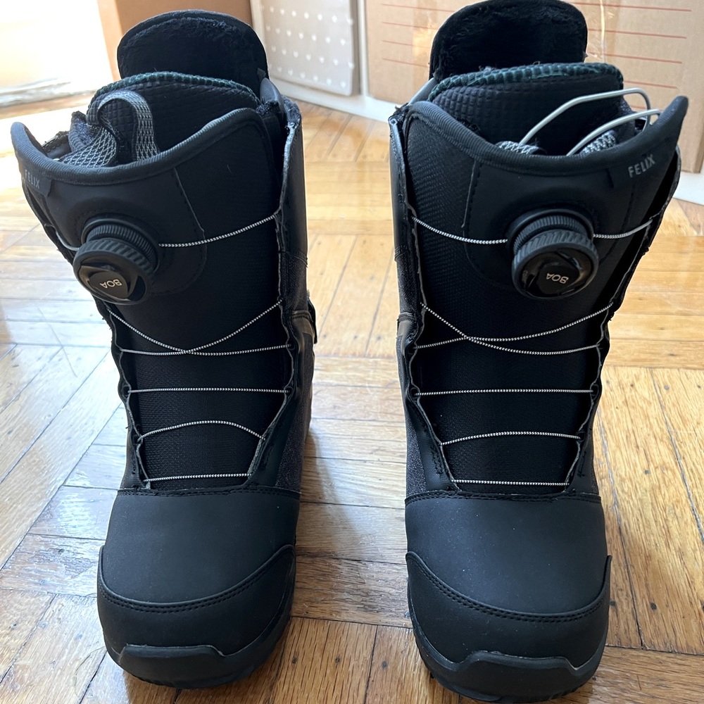 Women's Burton Felix BOA® Snowboard Boot - Size 9
